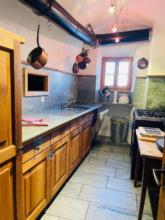 Ferienwohnung Chasa Engadina Sent GR Zimmer foto